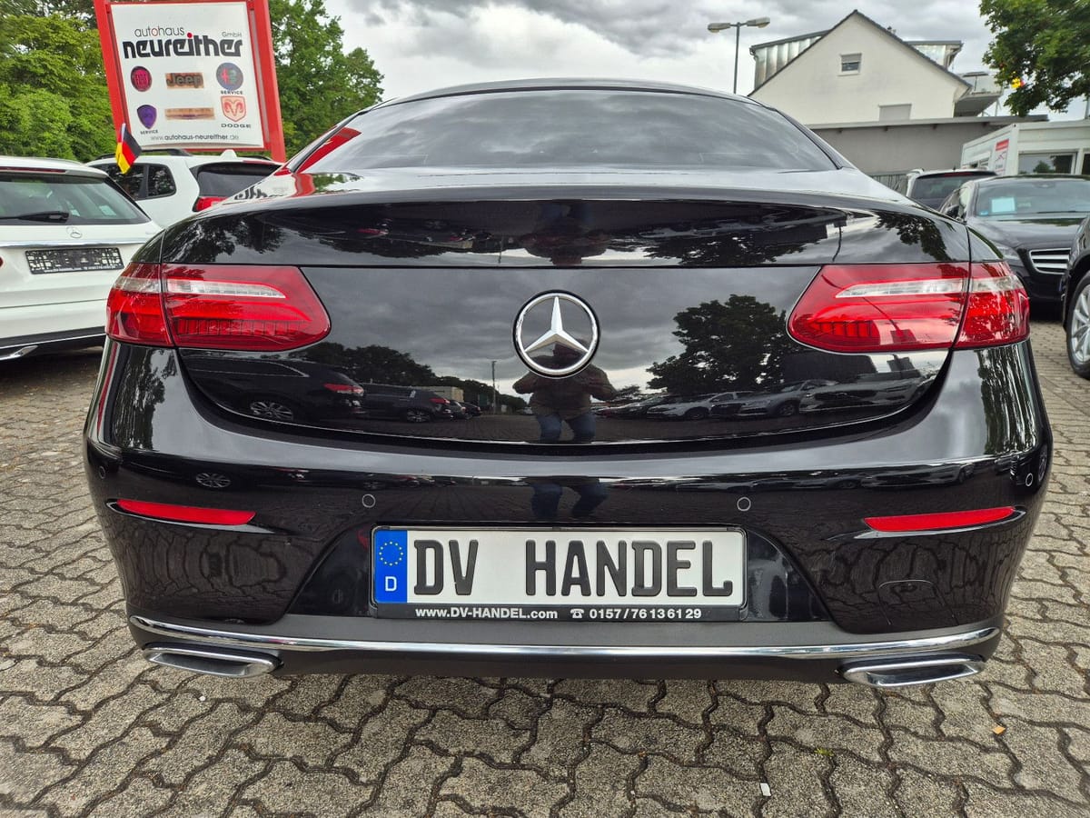 Mercedes-Benz E 220 E Coupe d 4Matic AMG Line foto 4