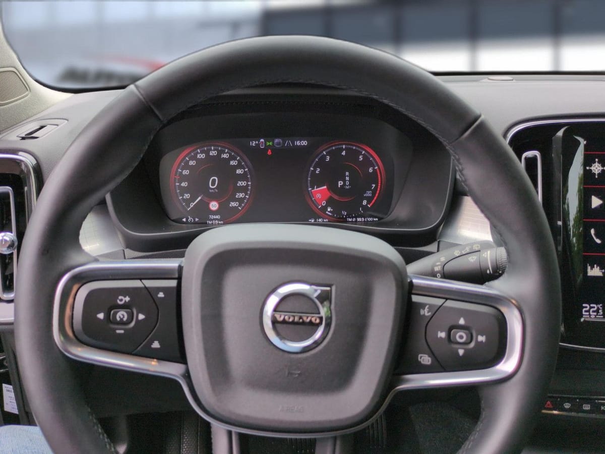 Volvo XC40 T3 Momentum Pro 2WD Automatik Bluetooth LED foto 12