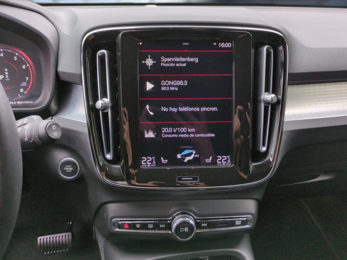 Volvo XC40 T3 Momentum Pro 2WD Automatik Bluetooth LED foto 14