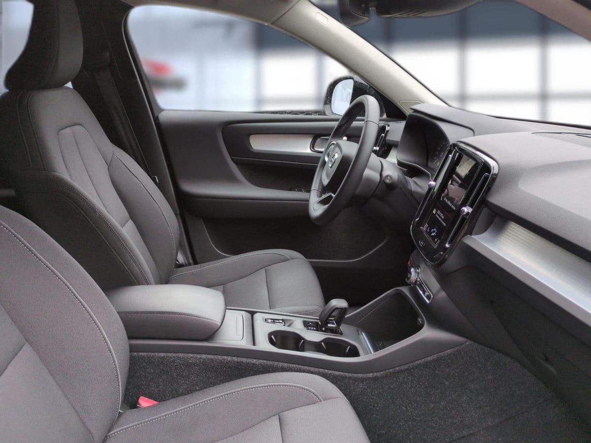 Volvo XC40 T3 Momentum Pro 2WD Automatik Bluetooth LED foto 23