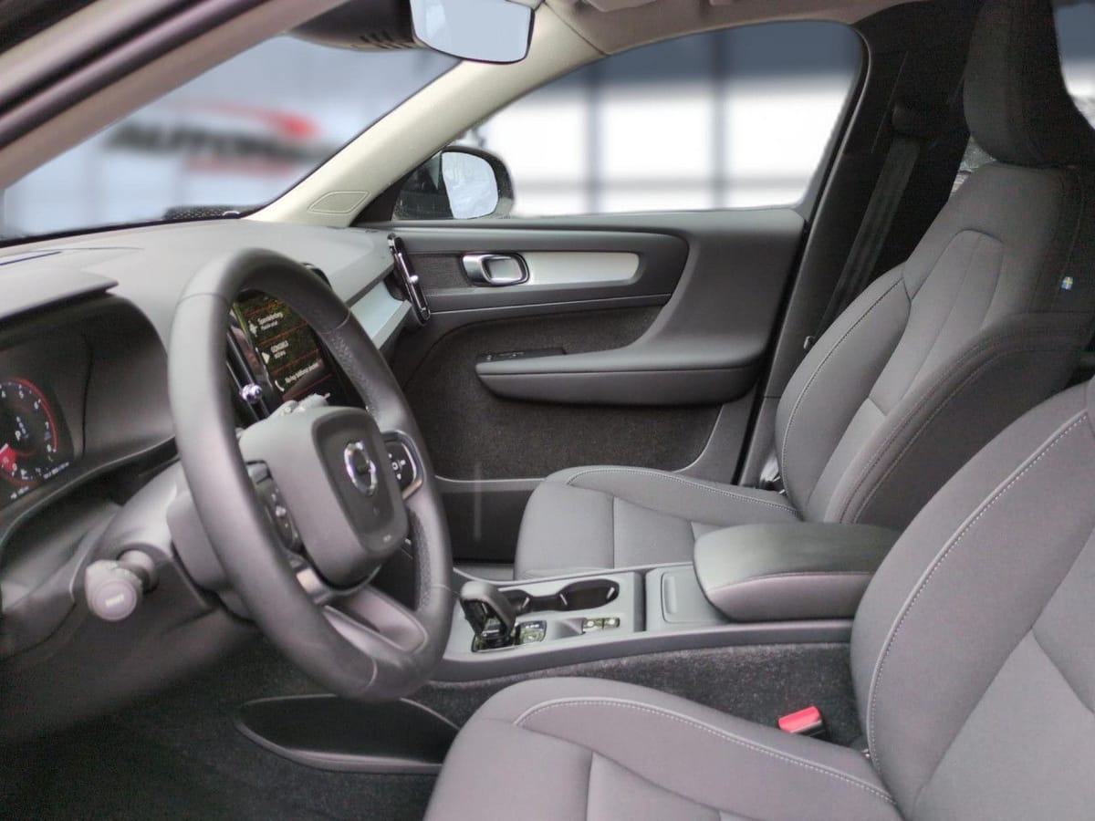 Volvo XC40 T3 Momentum Pro 2WD Automatik Bluetooth LED foto 10