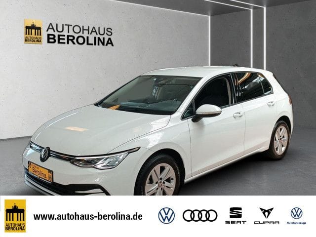 Volkswagen Golf VIII 1.0 eTSI Life DSG ACC R-CAM NAV SHZ