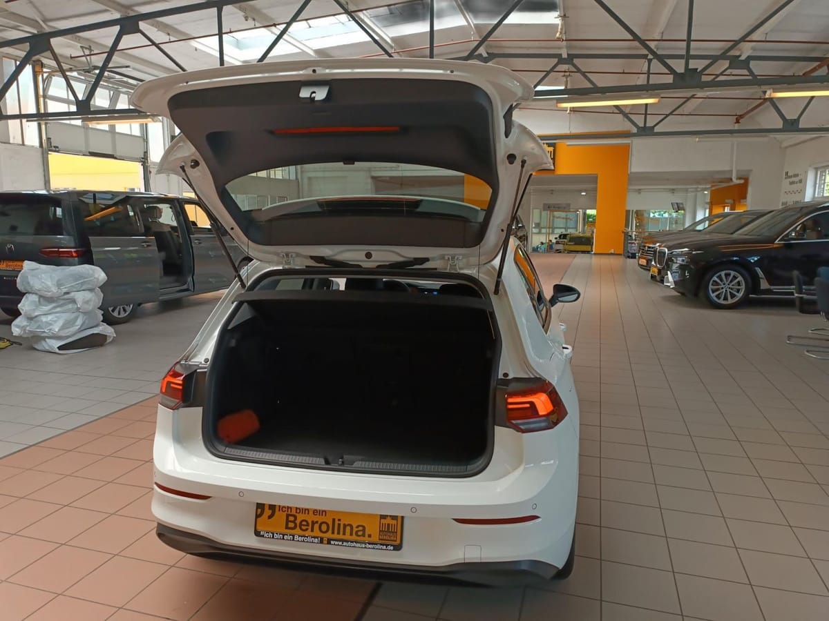Volkswagen Golf VIII 1.0 eTSI Life DSG ACC R-CAM NAV SHZ foto 16