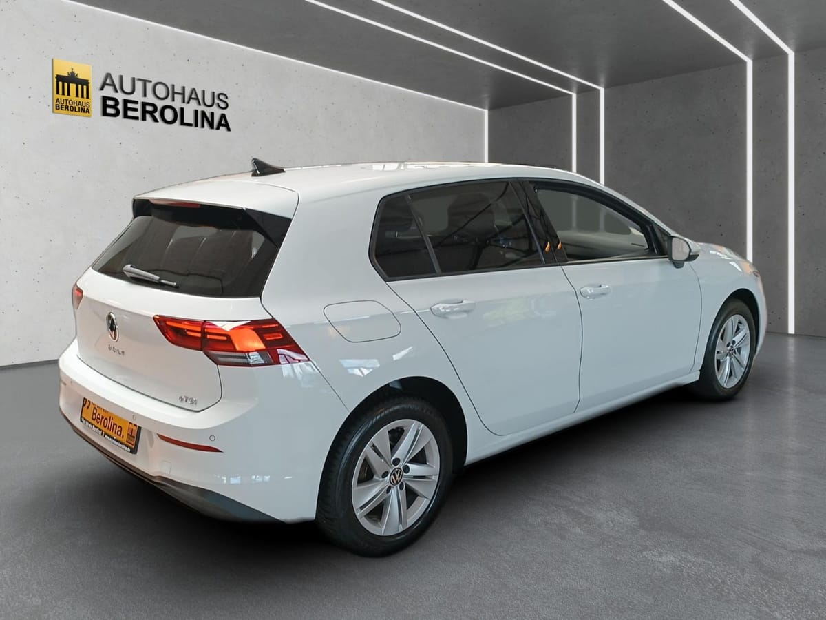Volkswagen Golf VIII 1.0 eTSI Life DSG ACC R-CAM NAV SHZ foto 2