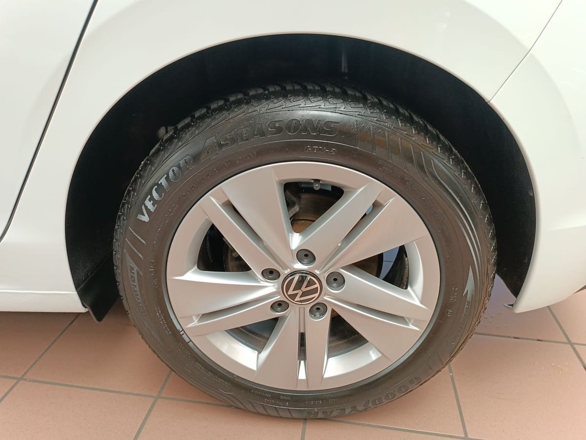 Volkswagen Golf VIII 1.0 eTSI Life DSG ACC R-CAM NAV SHZ foto 6