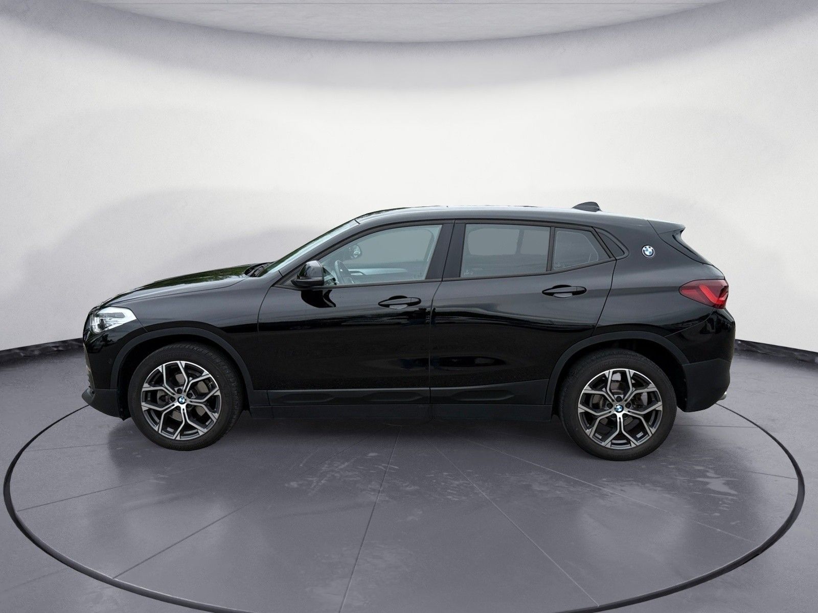 BMW X2 sDrive18i Advantage Klimaaut. PDC HIFI foto 3