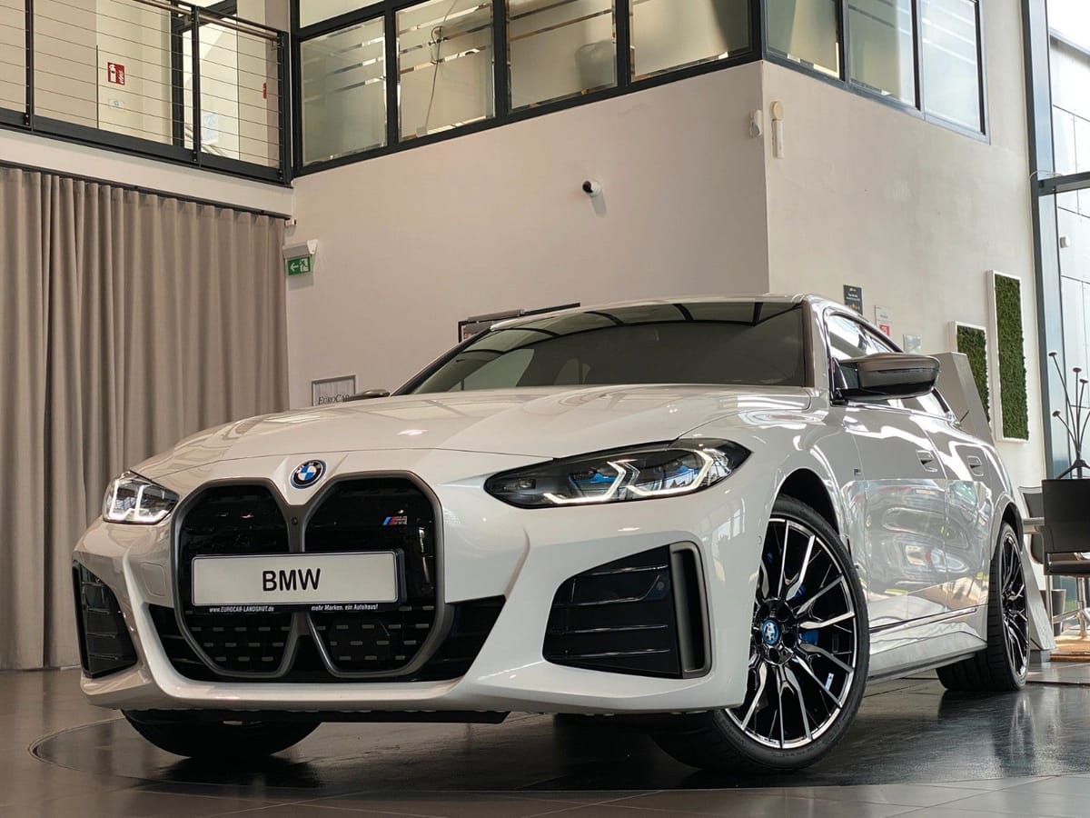 BMW i4 M50 M-Sitze Laser SurrView eGSD H&K ACC AHK