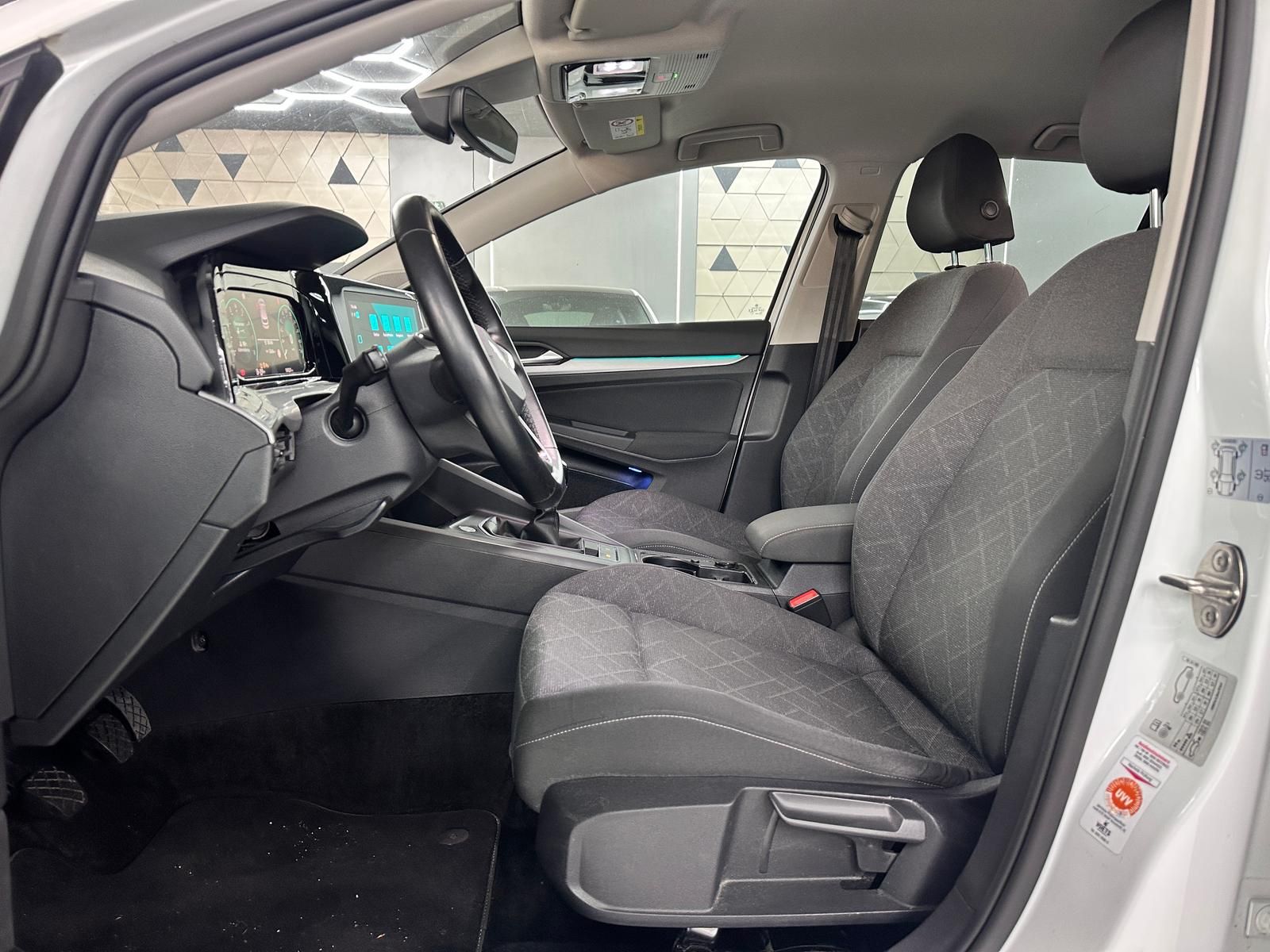 Volkswagen Golf Life 1.5 TSI ACT LANE/SHZ/CARPLAY/NAVI/LED foto 11