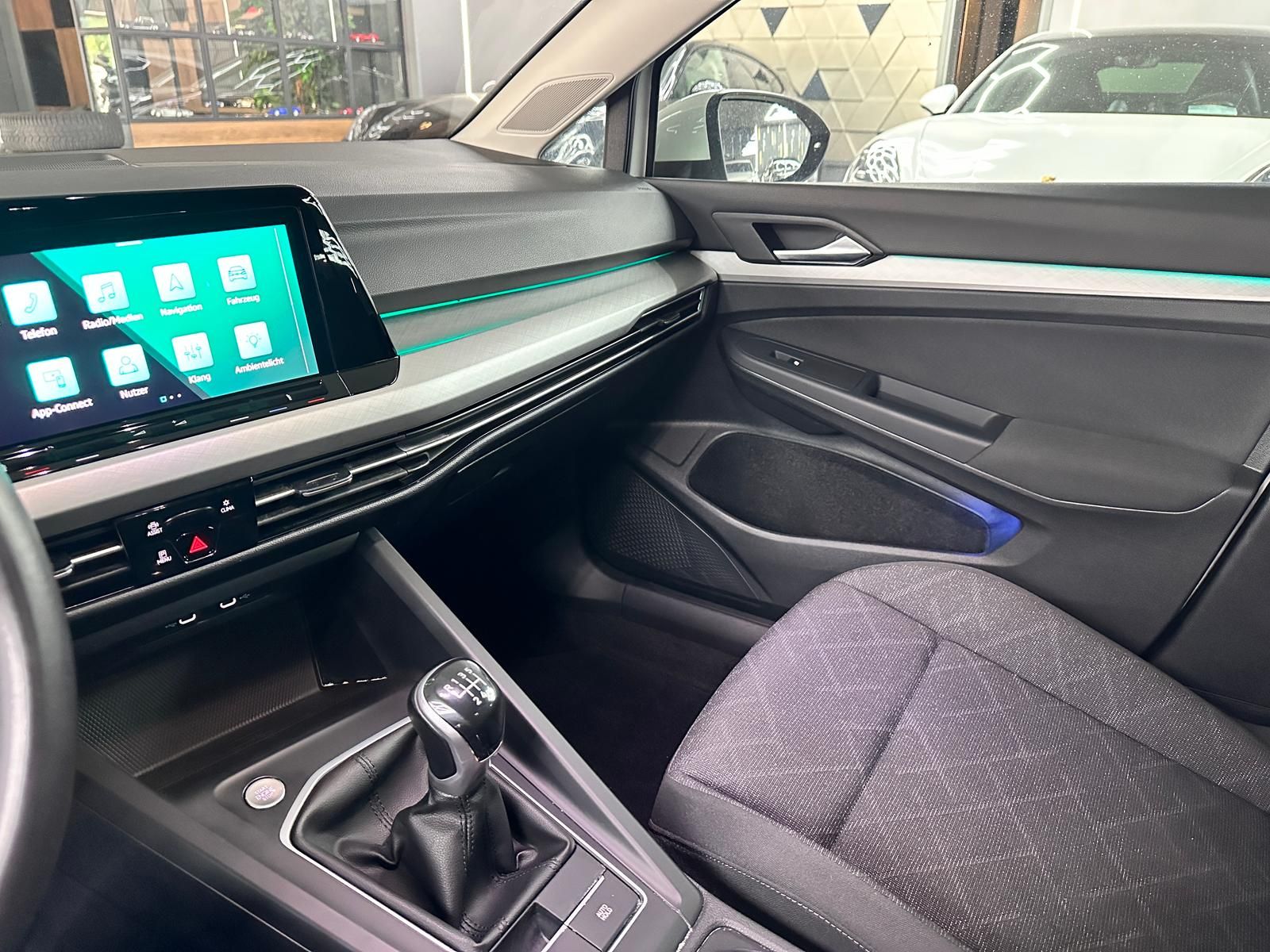 Volkswagen Golf Life 1.5 TSI ACT LANE/SHZ/CARPLAY/NAVI/LED foto 22