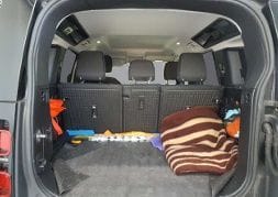 Land Rover Defender LE (DEFENDER D240) AWD foto 3