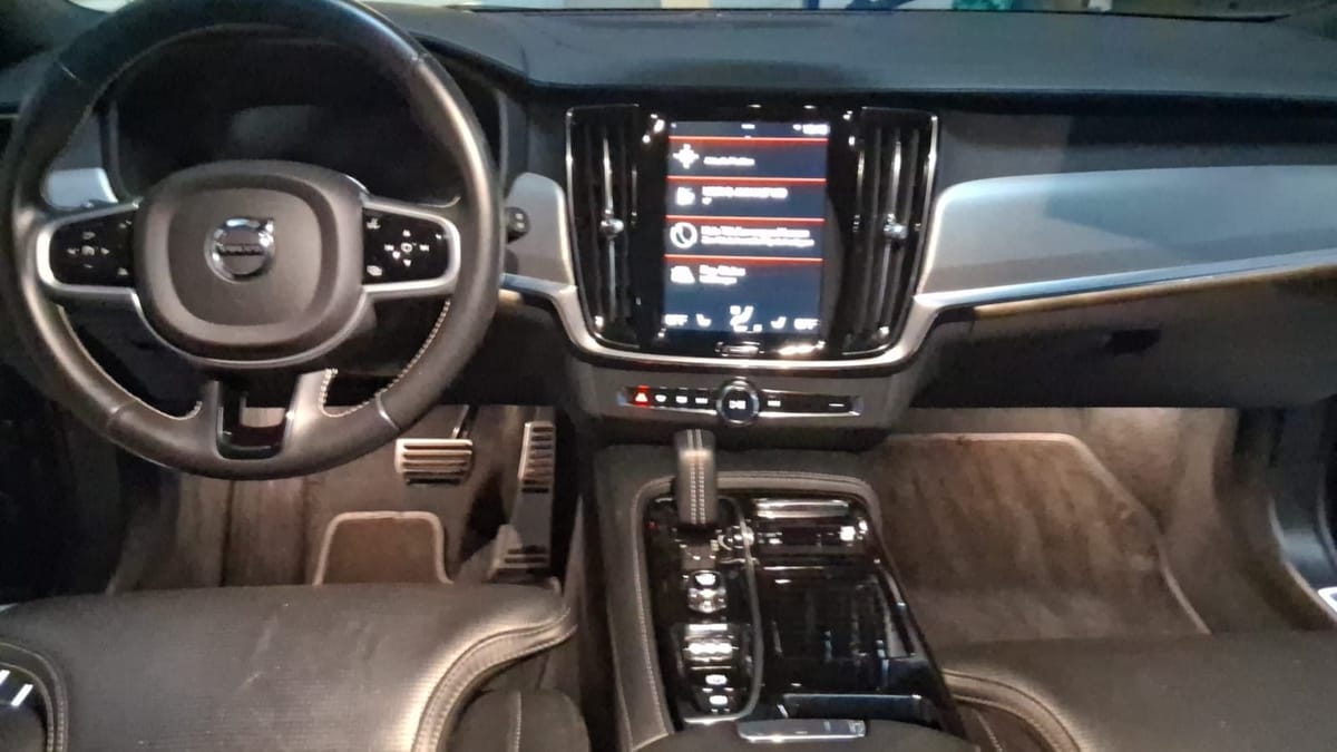 Volvo V90 Kombi R Design Recharge Plug-In Hybrid AWD foto 9