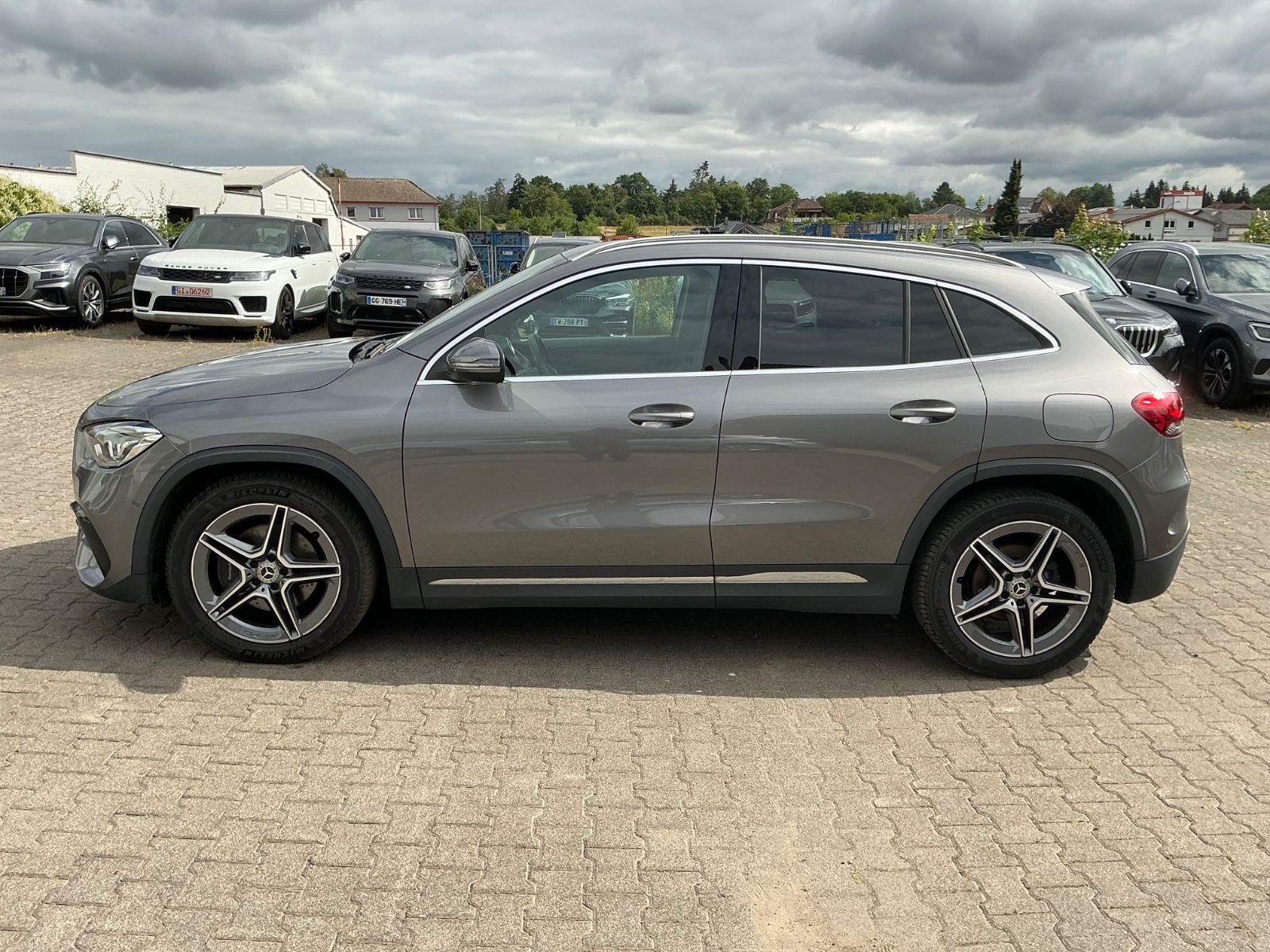 Mercedes-Benz GLA 200 AMG 8G-DCT Navi Kamera Leder LED 19' foto 3