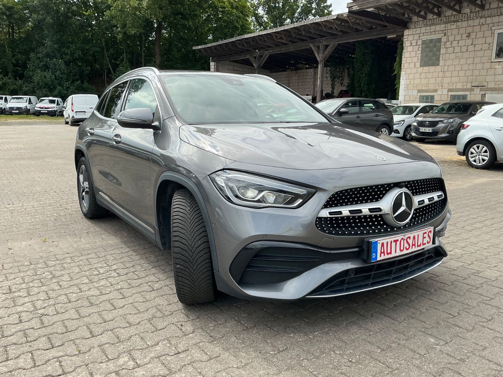 Mercedes-Benz GLA 200 AMG 8G-DCT Navi Kamera Leder LED 19' foto 4