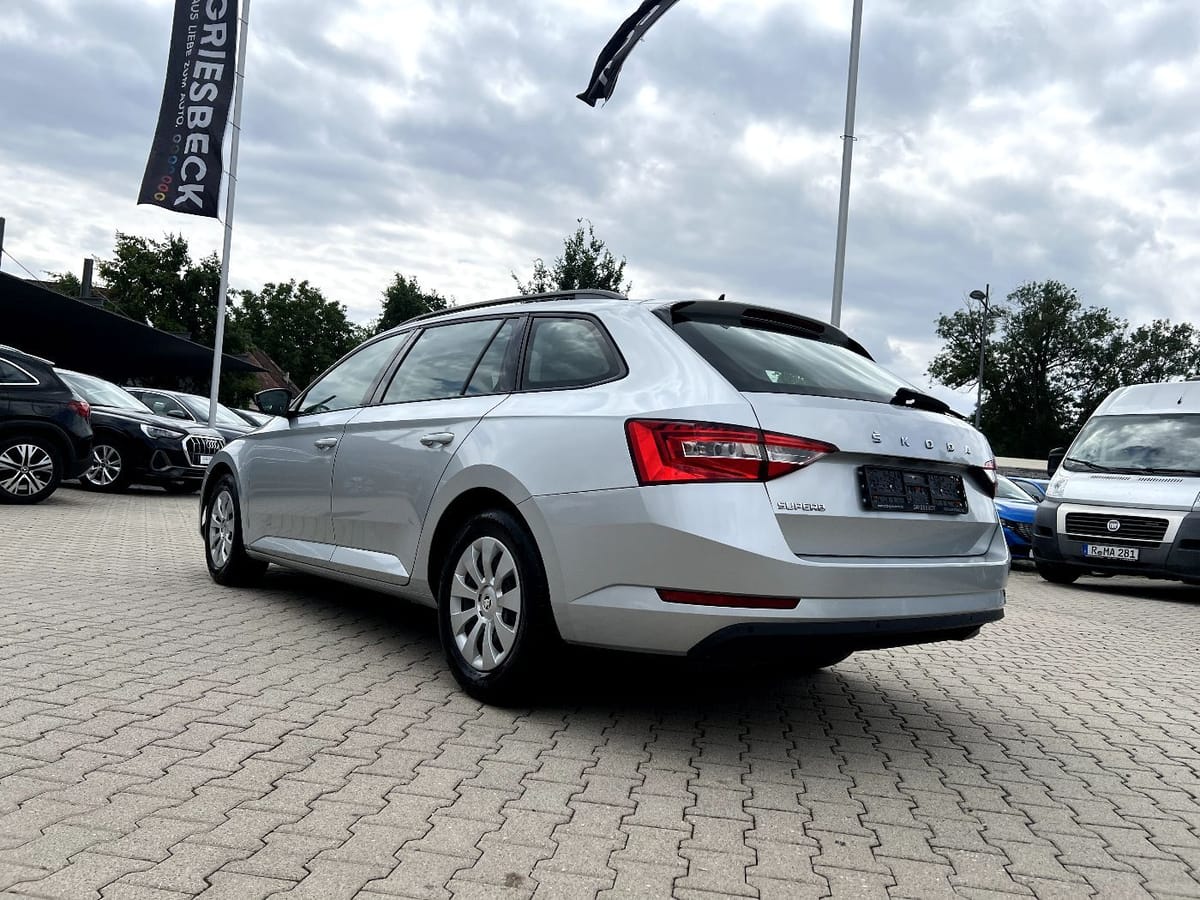 Skoda Superb Combi 2.0 TDI DSG Active LED Navi Sitzh foto 2