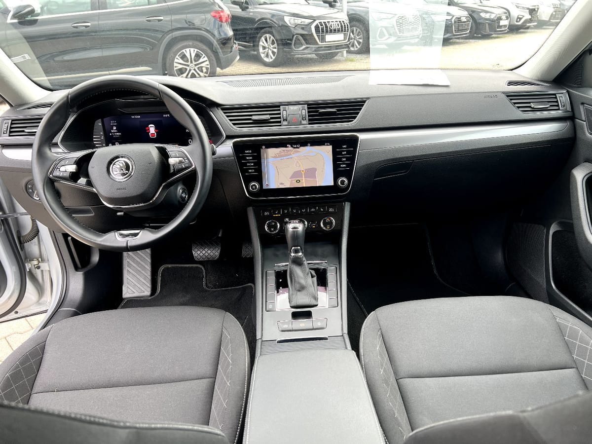 Skoda Superb Combi 2.0 TDI DSG Active LED Navi Sitzh foto 17