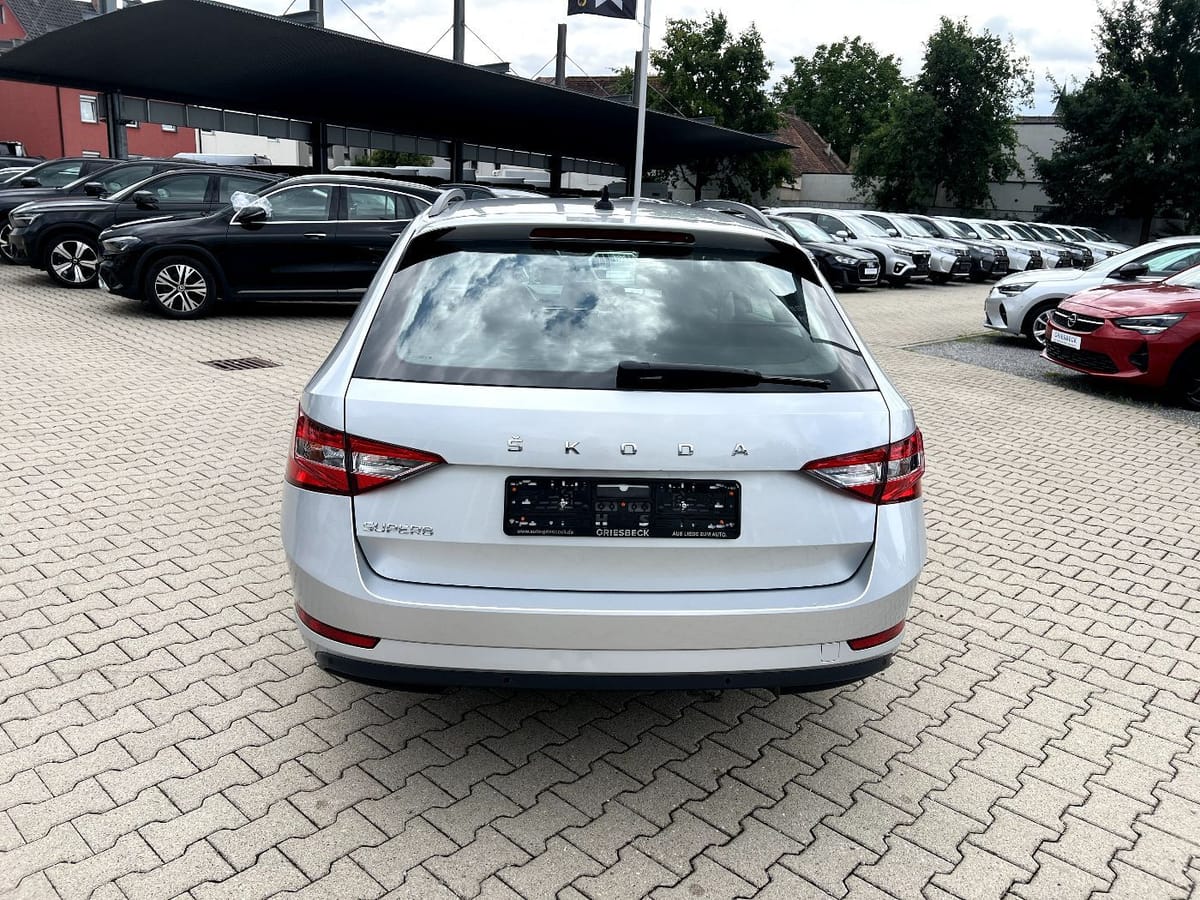 Skoda Superb Combi 2.0 TDI DSG Active LED Navi Sitzh foto 3