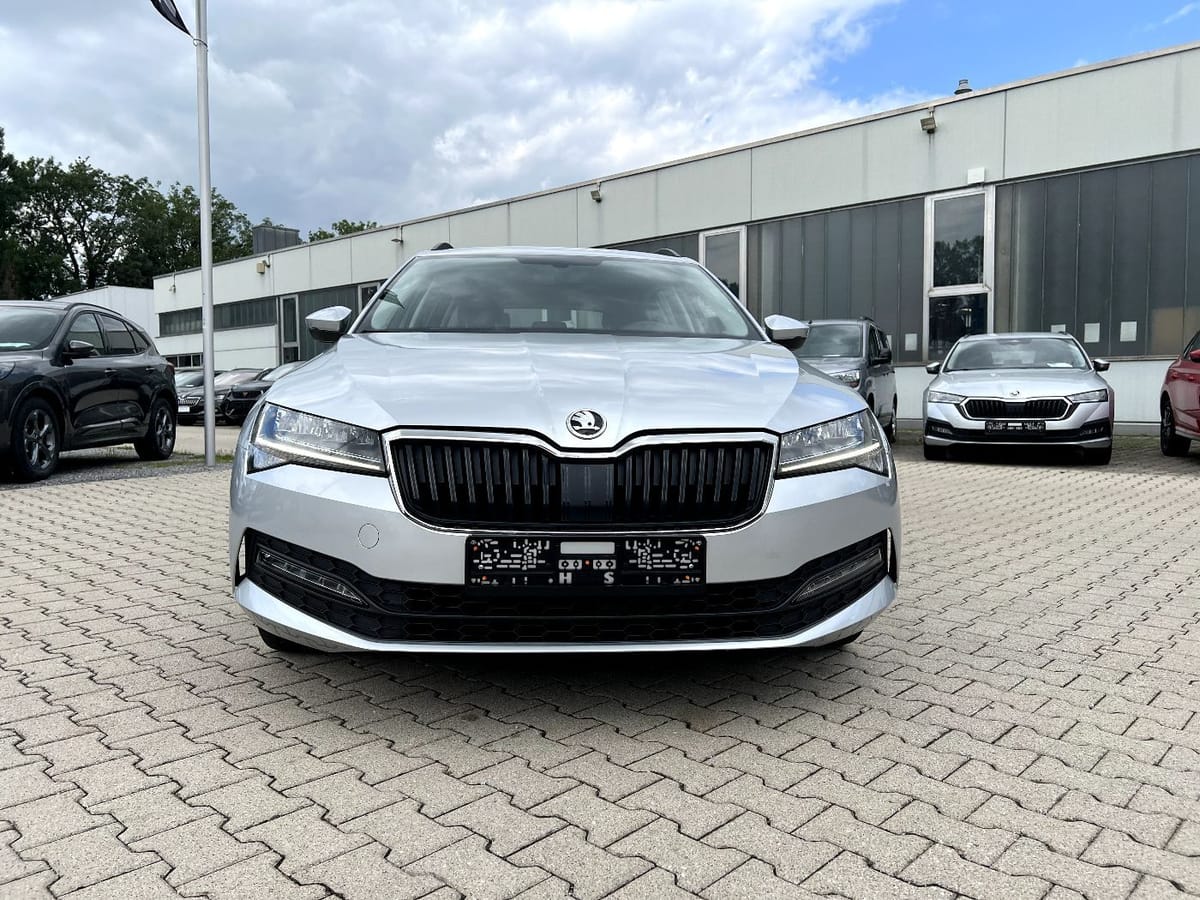 Skoda Superb Combi 2.0 TDI DSG Active LED Navi Sitzh foto 6