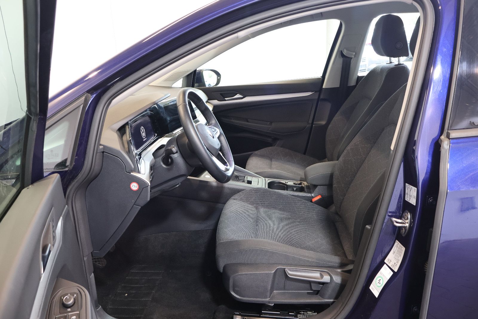 Volkswagen Golf VIII 1.0 TSI Life AID+ACC+LED+CARPLAY+ALU foto 10