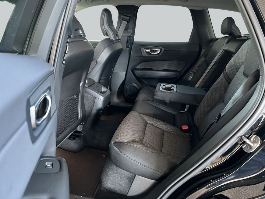 Volvo XC60 B4 Aut BLIS PilotAssist Voll-LED Google-Map foto 11