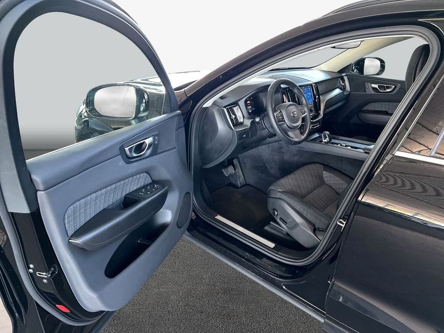 Volvo XC60 B4 Aut BLIS PilotAssist Voll-LED Google-Map foto 9