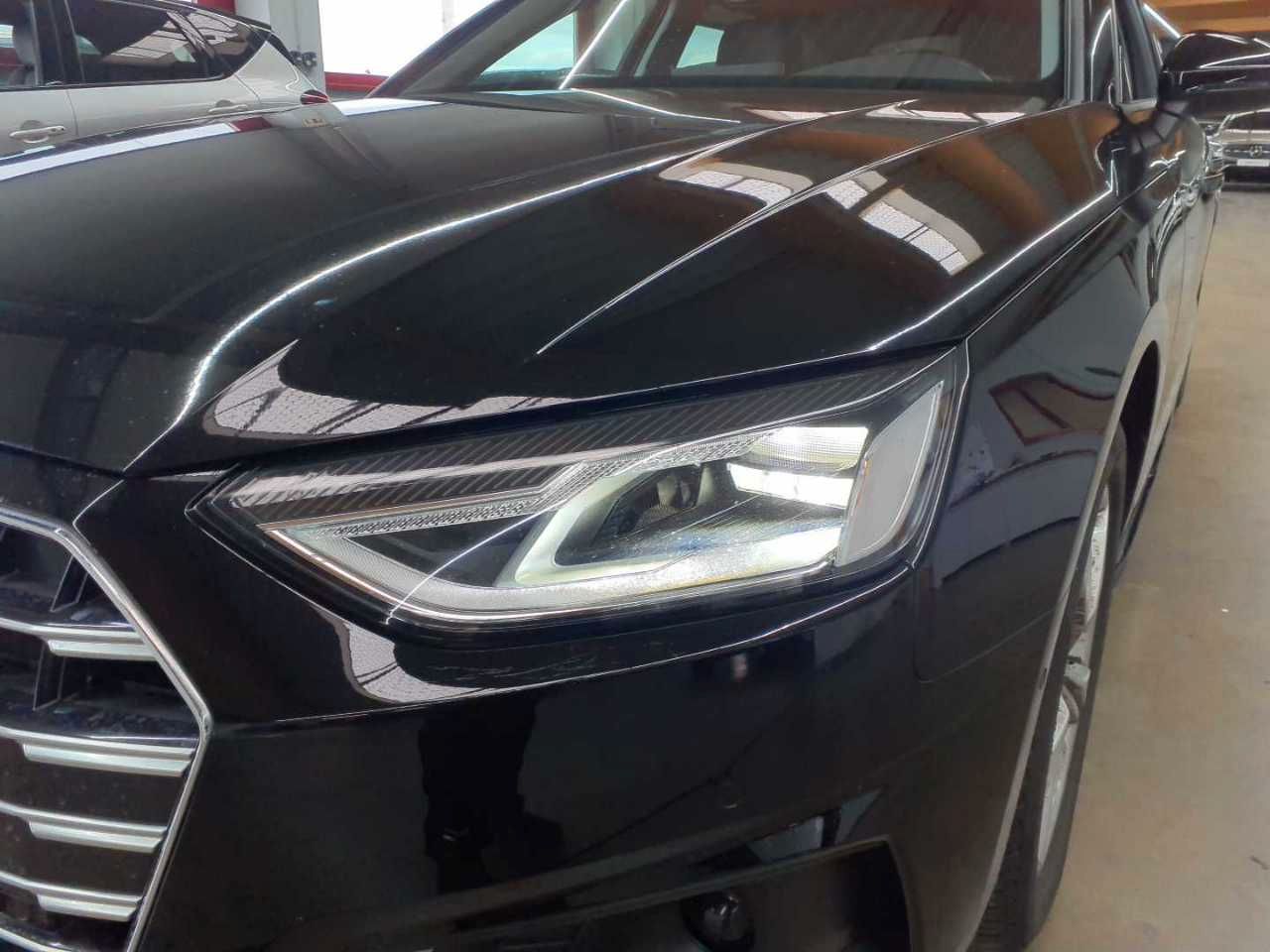 Audi A4 Avant 30 TDI S tronic advanced foto 14