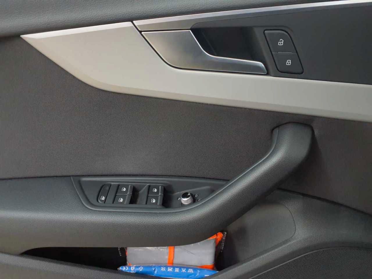Audi A4 Avant 30 TDI S tronic advanced foto 4