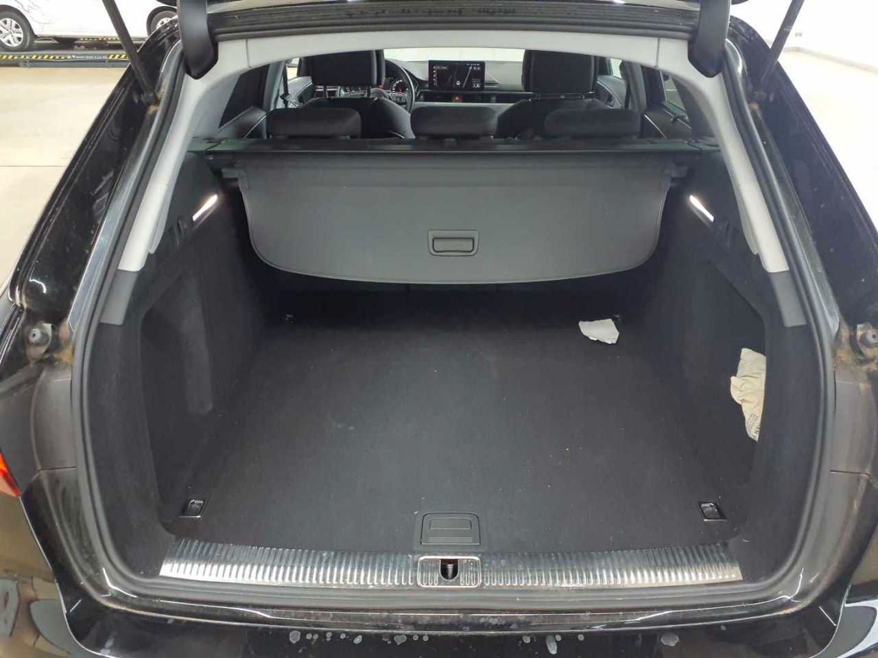 Audi A4 Avant 30 TDI S tronic advanced foto 9