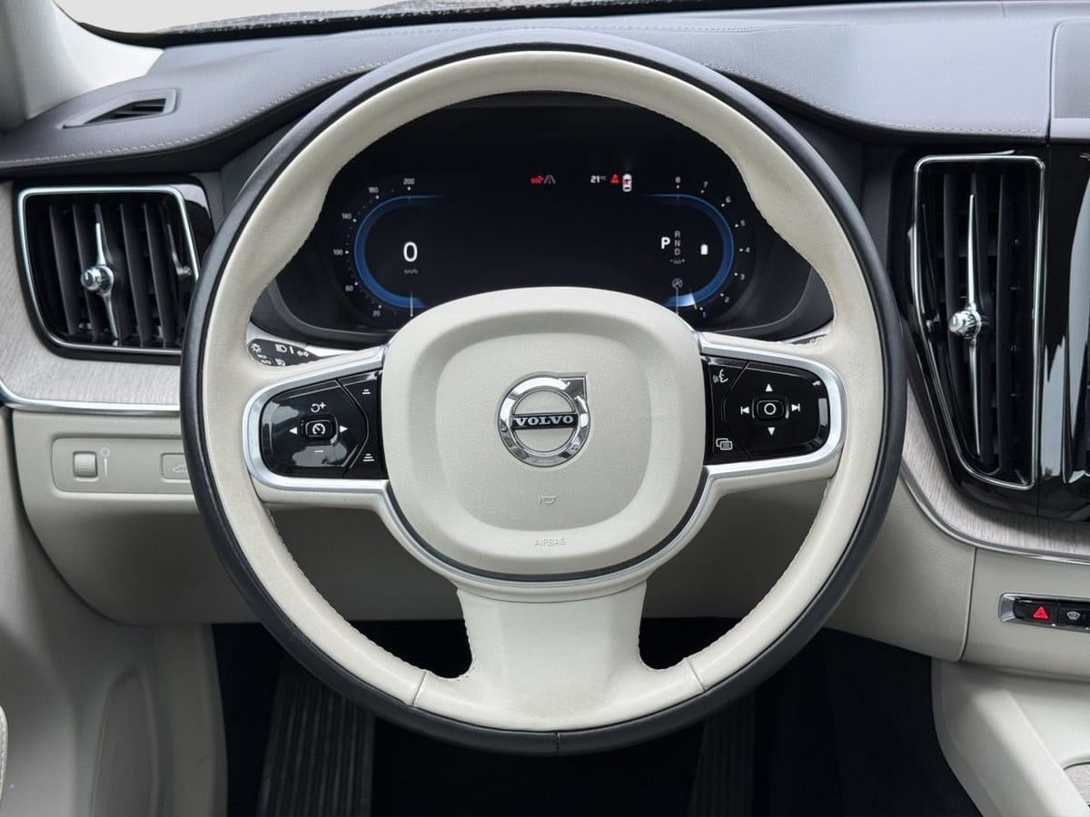 Volvo XC60 B5 Inscription AWD AHK Standhz Kam Four-C foto 7