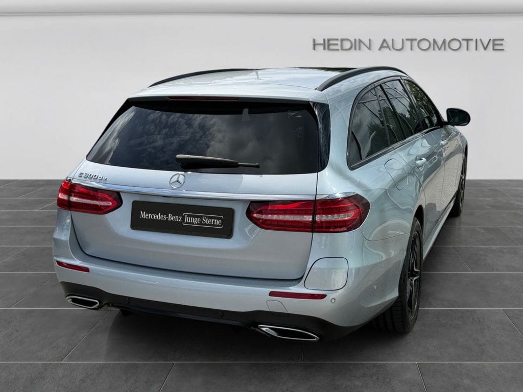 Mercedes-Benz E 300 de T AMG NIGHT AMBIENTE AHK DISTR 360° foto 5