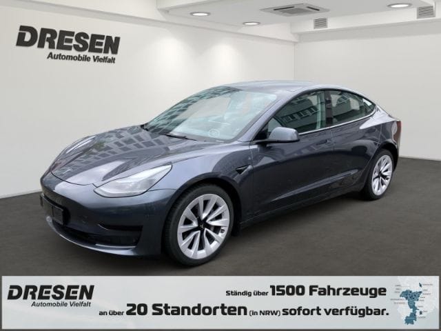 Tesla Model 3 Standard RWD + Panoramadach + el. Heckkl