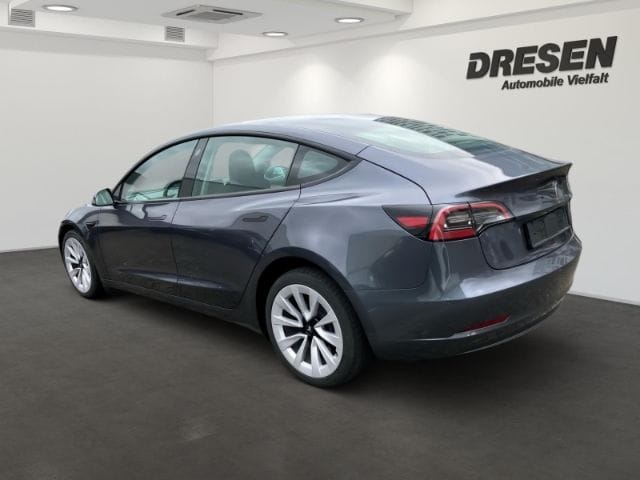 Tesla Model 3 Standard RWD + Panoramadach + el. Heckkl foto 5