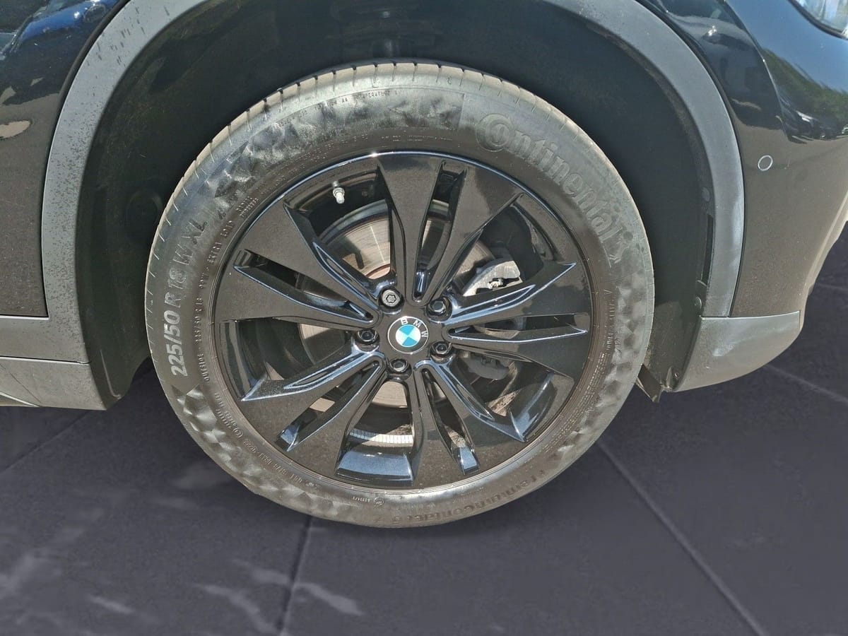 BMW X1 sDrive18i Sport Line Panorama Klimaaut. PDC e foto 12