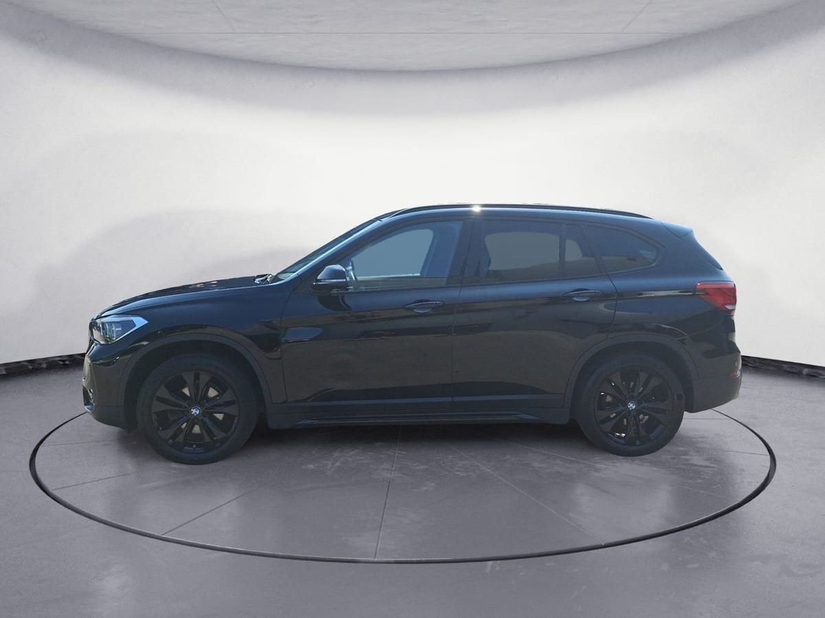 BMW X1 sDrive18i Sport Line Panorama Klimaaut. PDC e foto 3
