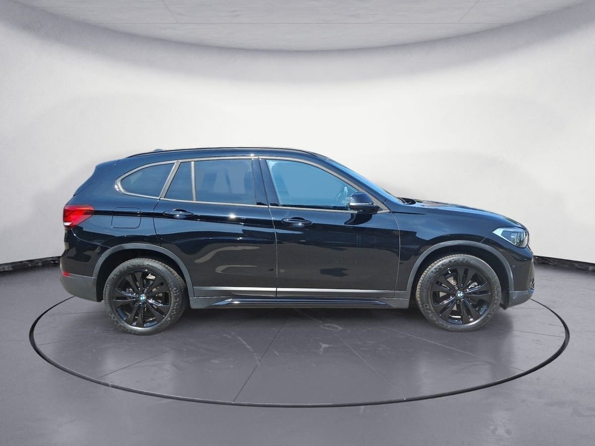 BMW X1 sDrive18i Sport Line Panorama Klimaaut. PDC e foto 6