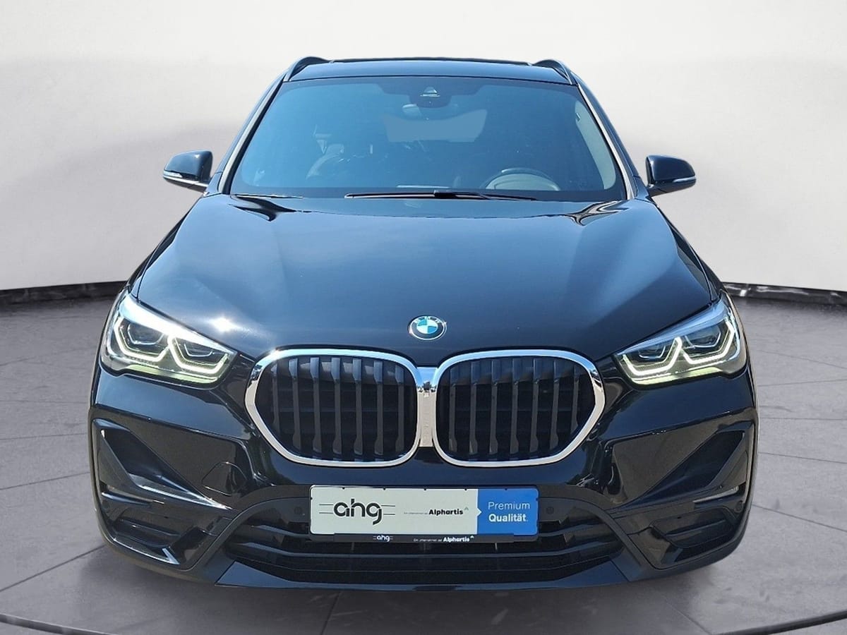 BMW X1 sDrive18i Sport Line Panorama Klimaaut. PDC e foto 7