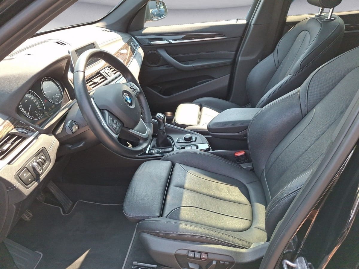 BMW X1 sDrive18i Sport Line Panorama Klimaaut. PDC e foto 8