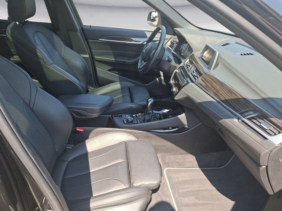 BMW X1 sDrive18i Sport Line Panorama Klimaaut. PDC e foto 9