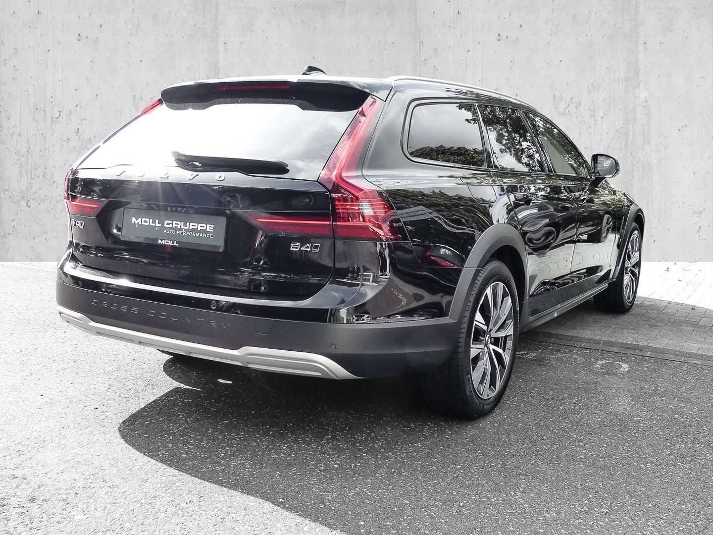Volvo V90 Cross Country B4 D AWD Plus PANO H&K 19ZOLL foto 2