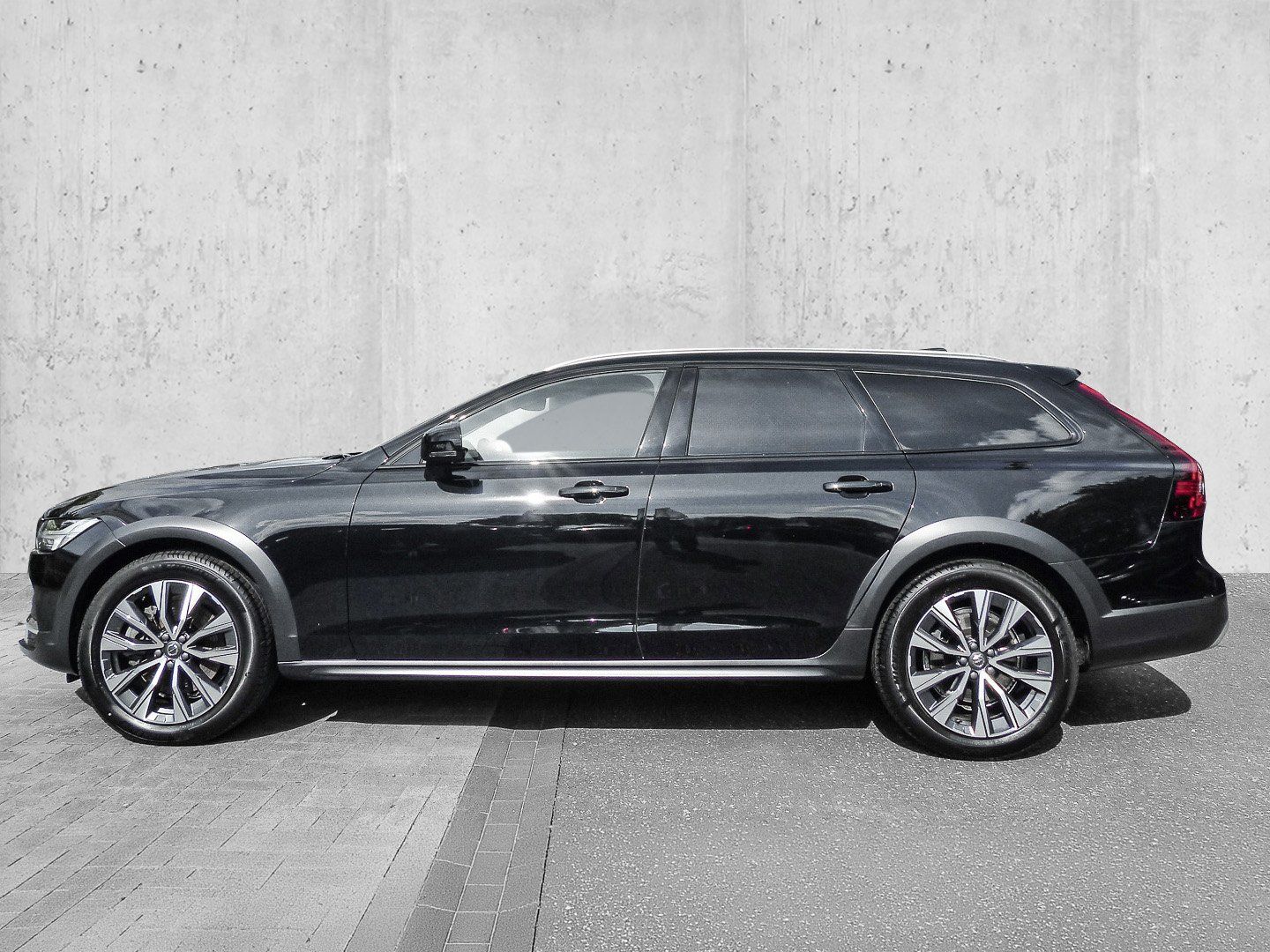 Volvo V90 Cross Country B4 D AWD Plus PANO H&K 19ZOLL foto 3