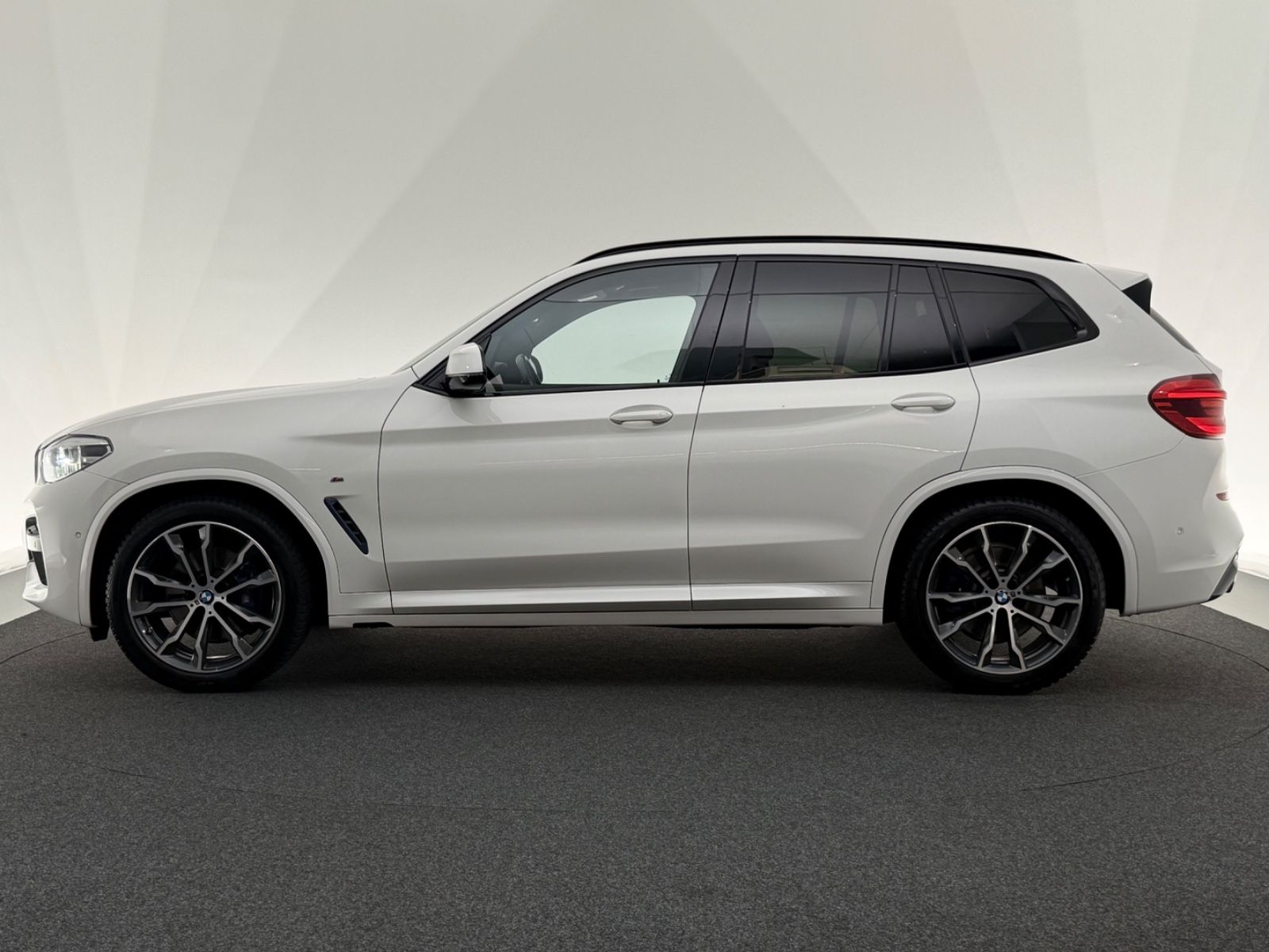 BMW X3 25d xDrive*M SPORT*LED-PANO-HUD-KEYLES-HARMAN foto 4