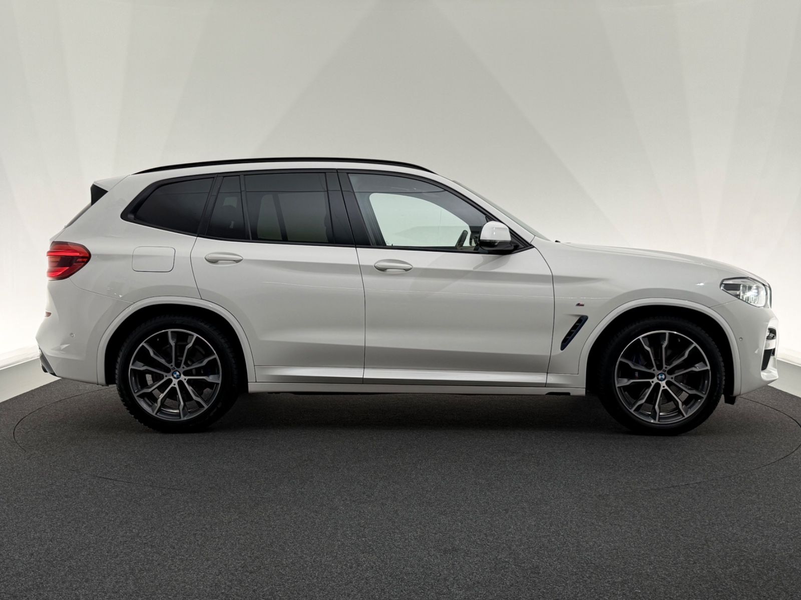 BMW X3 25d xDrive*M SPORT*LED-PANO-HUD-KEYLES-HARMAN foto 8