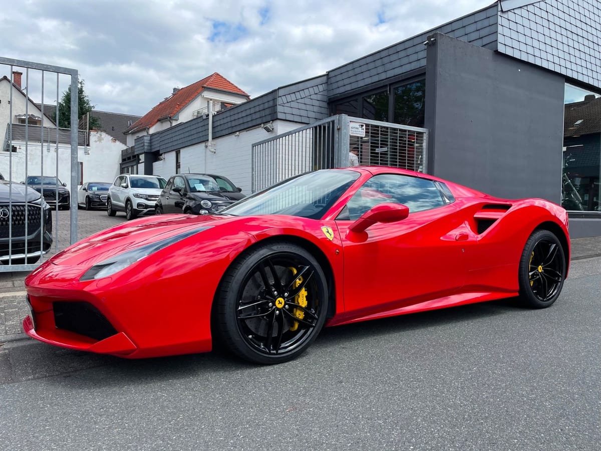 Ferrari 488 Spider |Racing Seats|Lift|Carbon|JBL|Kamera|