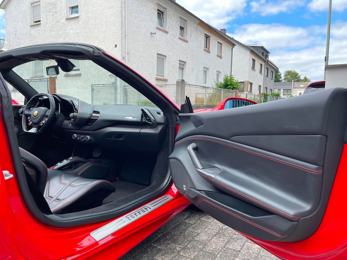 Ferrari 488 Spider |Racing Seats|Lift|Carbon|JBL|Kamera| foto 23