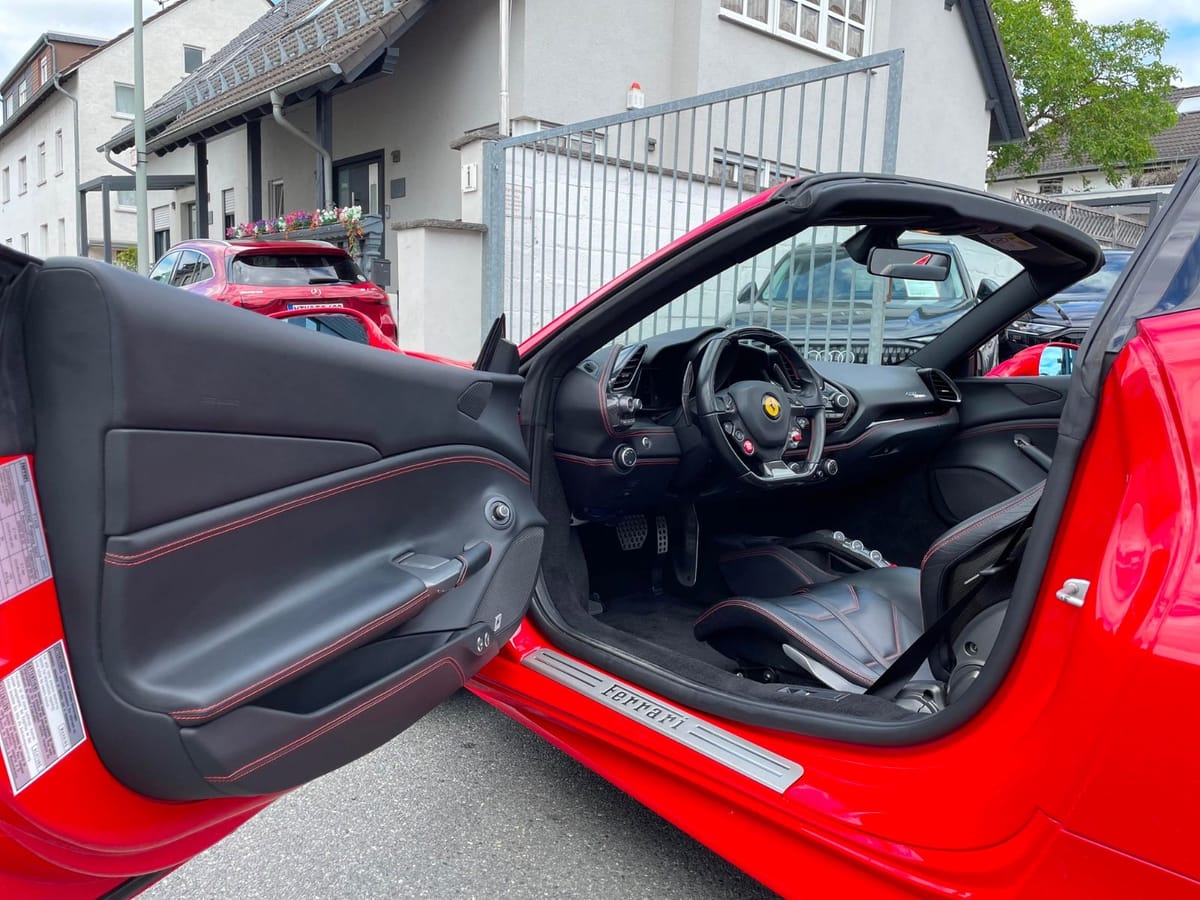 Ferrari 488 Spider |Racing Seats|Lift|Carbon|JBL|Kamera| foto 4