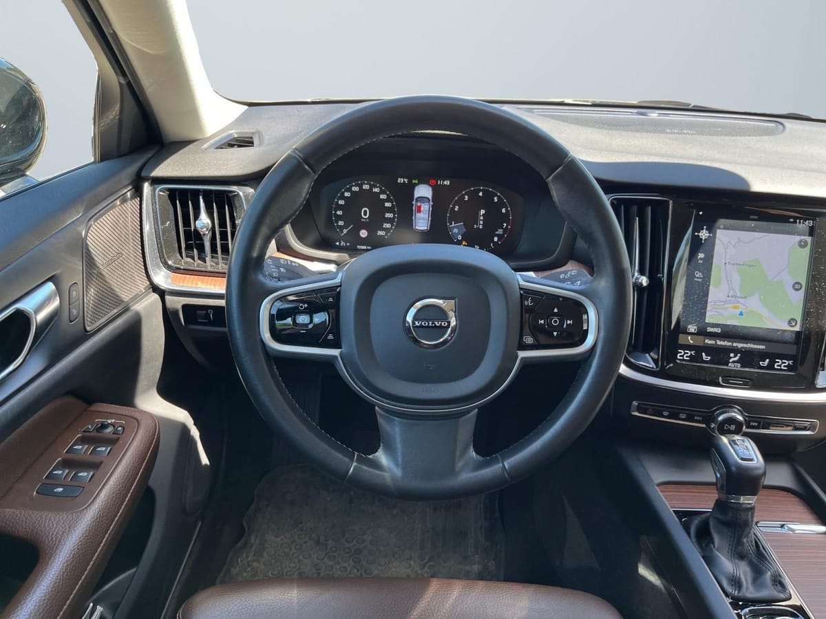 Volvo V60 Kombi AWD HK-ANLAGE LED NAVI LEDER foto 15
