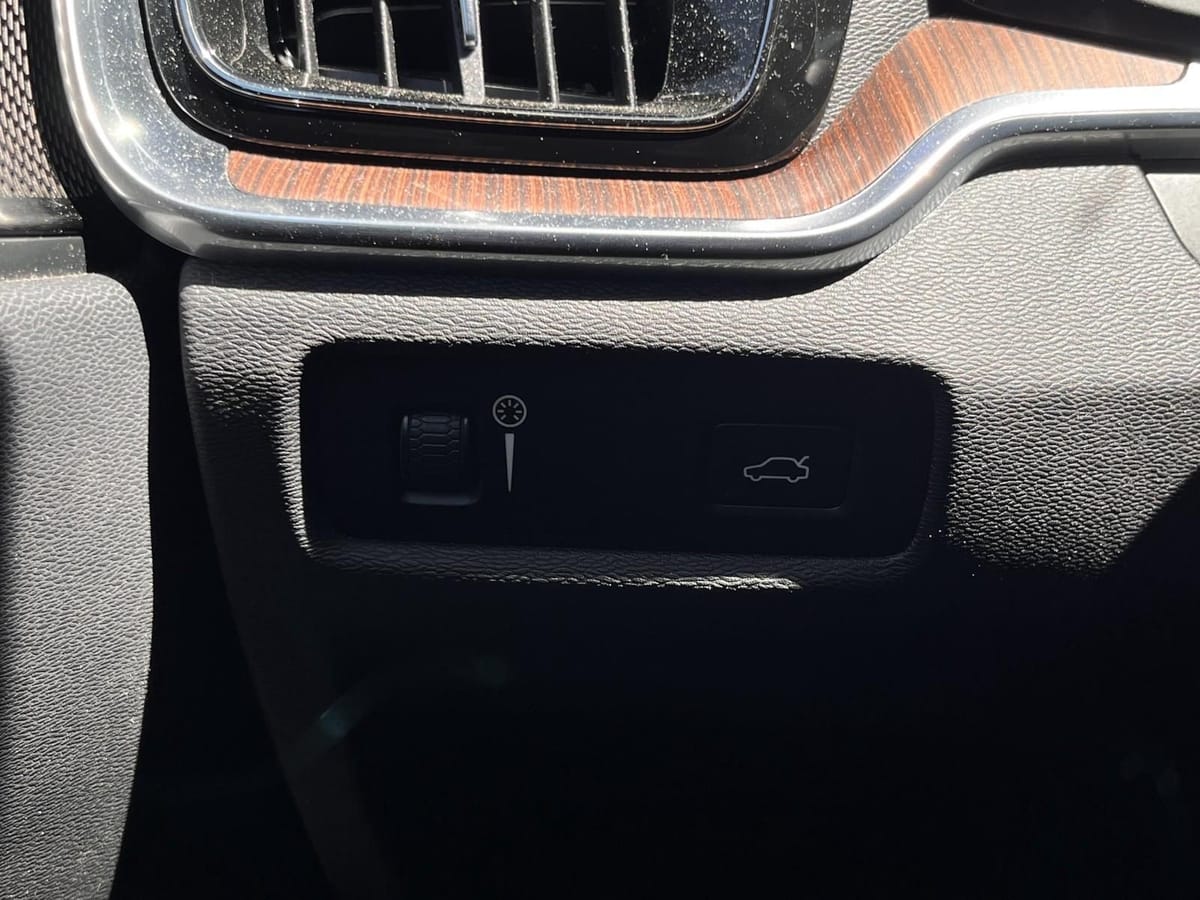 Volvo V60 Kombi AWD HK-ANLAGE LED NAVI LEDER foto 21