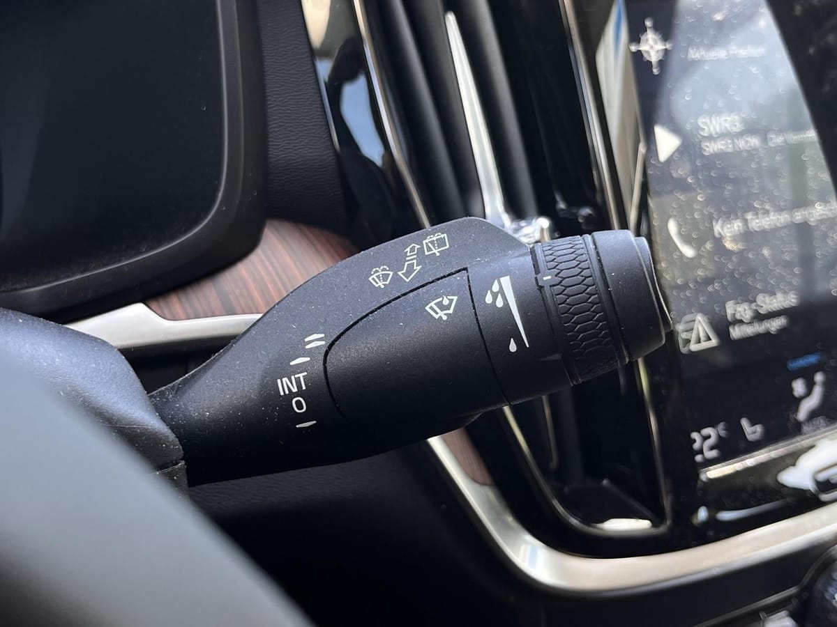 Volvo V60 Kombi AWD HK-ANLAGE LED NAVI LEDER foto 22