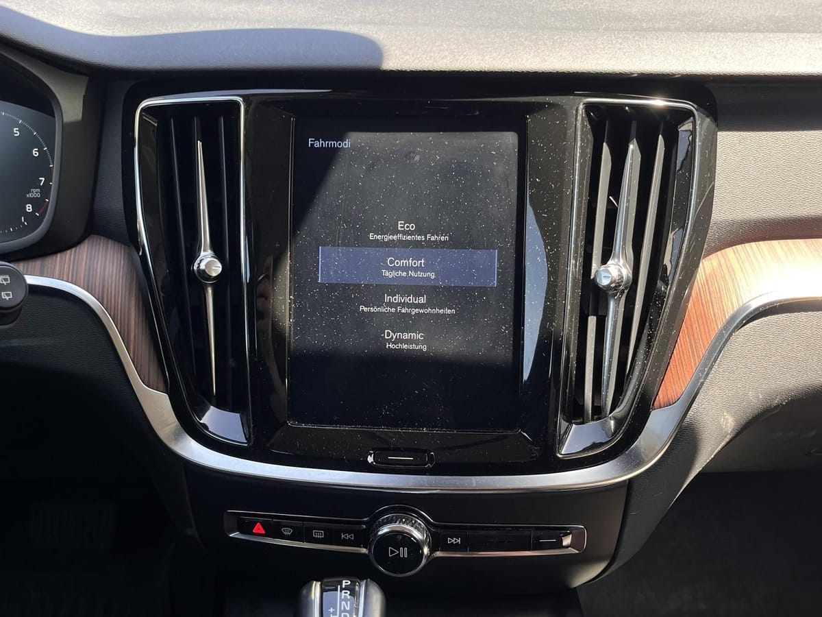 Volvo V60 Kombi AWD HK-ANLAGE LED NAVI LEDER foto 24