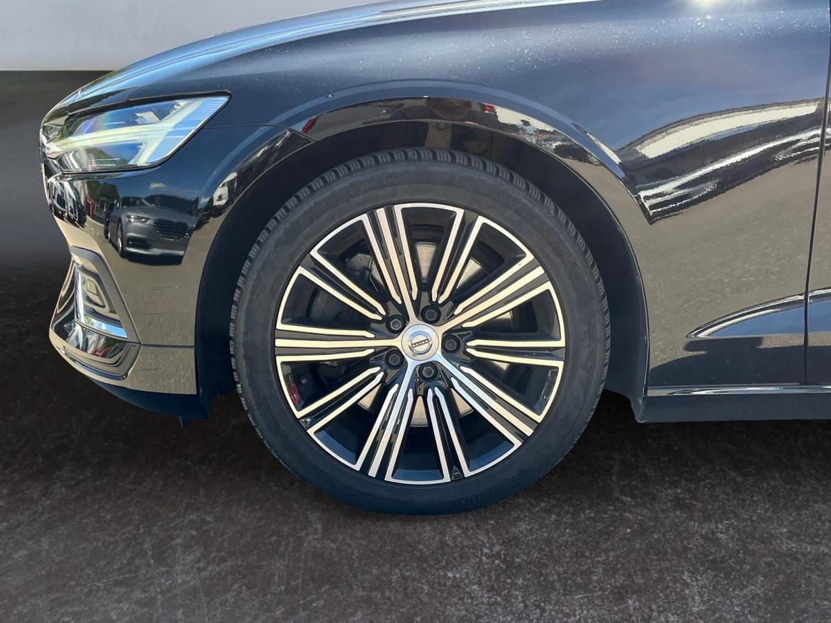 Volvo V60 Kombi AWD HK-ANLAGE LED NAVI LEDER foto 9