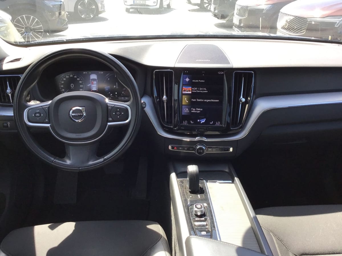 Volvo XC60 B4 (Diesel) Momentum Pro AWD Navi Cam foto 16